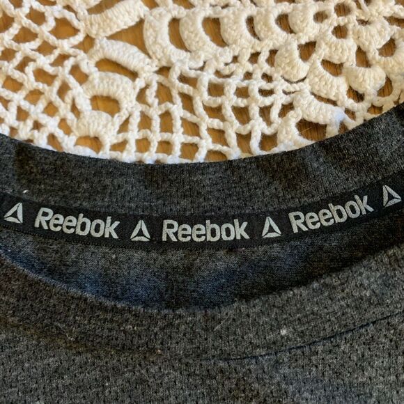 Reebok (XL) Women's Wicking Fabric Shirt - Athletic Top Exercise Lightweight - Picture 3 of 14